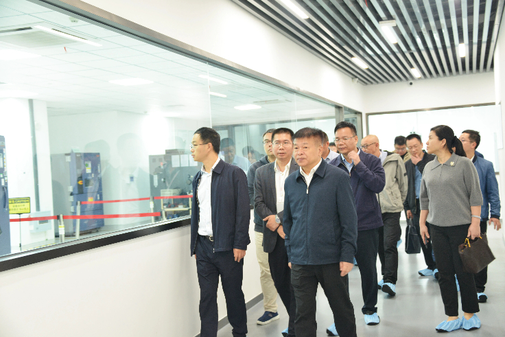 省工(gong)信(xin)廳陳建(jian)業廳長(zhang)一(yi)行莅臨睿能(néng)科(ke)技(ji)調研考察(圖1)